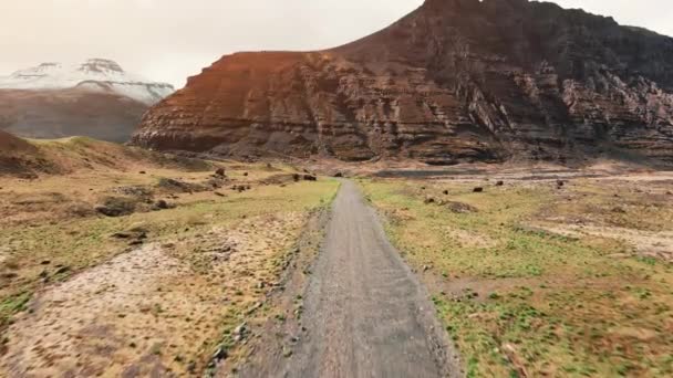 Glide Πάνω Από Θρυλικό Καταρράκτη Ring Road Skogafoss Όπως Cascades — Αρχείο Βίντεο