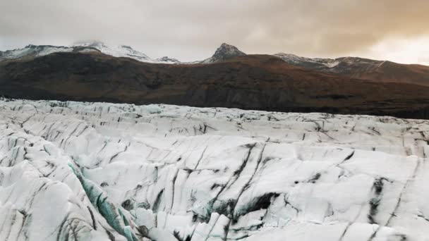 Description Europes Largest Glacier Sun Black Ash Ridges Tell Story — Stock Video