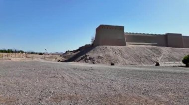 Arg-e Bam 'ın panoramik görüntüsü, Bam Kalesi, Kerman kenti yakınlarında, İran depreminden sonra yeniden inşa edildi.
