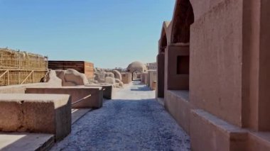 Kerman yakınlarındaki Arg-e Bam, Bam Kalesi 'nden yürüme sahnesi, İran depreminden sonra yeniden inşa edildi.