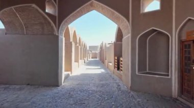 Kerman yakınlarındaki Arg-e Bam, Bam Kalesi 'nden yürüme sahnesi, İran depreminden sonra yeniden inşa edildi.
