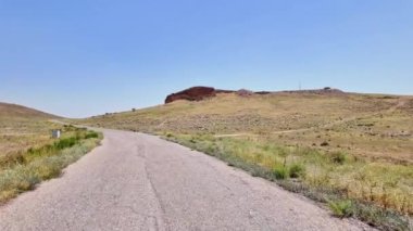 Shiraz, Fars Eyaleti - İran - 16 Nisan 2023, Pasargadae Dünya Mirasları Alanı, Toll-e Takht Tepesi ya da Uzun-e Takht Kalesi