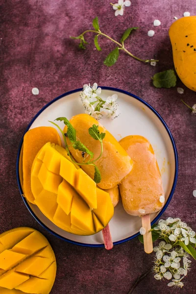Mango Banana Popsicles Fresh Fruits Flat Lay Top View — Stock Photo, Image