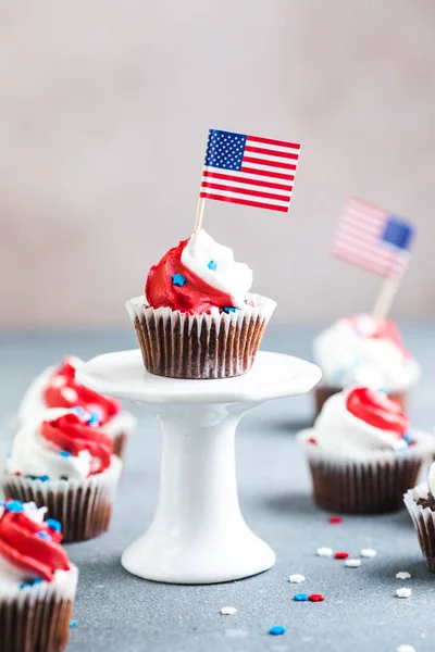 Ημέρα Ανεξαρτησίας Ιουλίου Αμερικάνικο Πατριωτικό Κόμμα Αμερικανικά Σύμβολα Γλυκό Cupcakes — Φωτογραφία Αρχείου