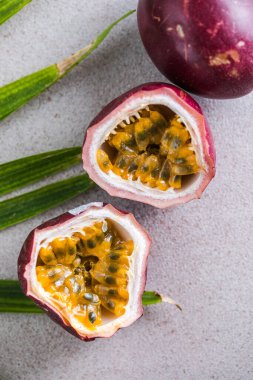 Tutkulu meyve marakujası.