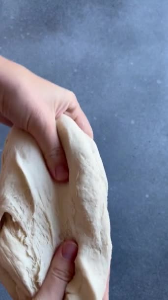 Preparazione Impasti Preparazione Impasta Mani Donne Fare Pasta Mani Maschili — Video Stock