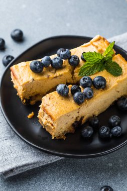 Kabak ve süzme peynir güveci..