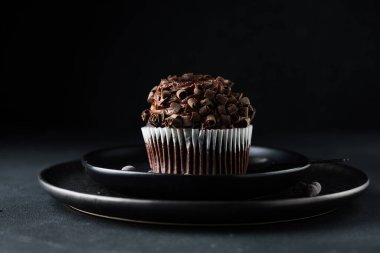 Çikolata kremalı kapkek. Amerikan tatlısı.