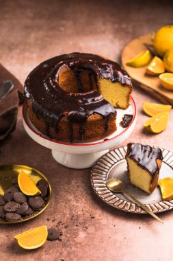 Pasta ya da pasta dilimlenmiş çikolatalı kek.