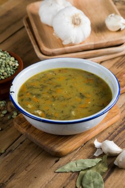 Yeşil bezelyeli çorba, kurutulmuş yeşil bezelye