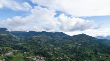 Verdant Dağları 'nın Manzaralı Hava Manzarası. Jardin, Antioquia, Kolombiya.