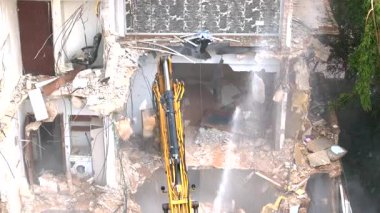 Kentsel Yıkım Alanı Kazıyıcı ile birlikte çalışıyor, Hava Görünümü