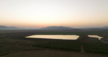 Kırsal alanda gün doğumu, hava manzarası