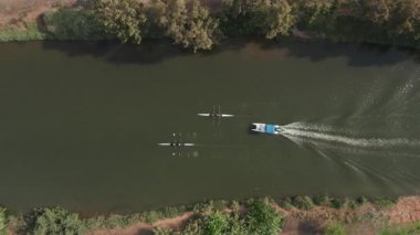 Kürek takımlarının kürek yarışması, hava manzarası