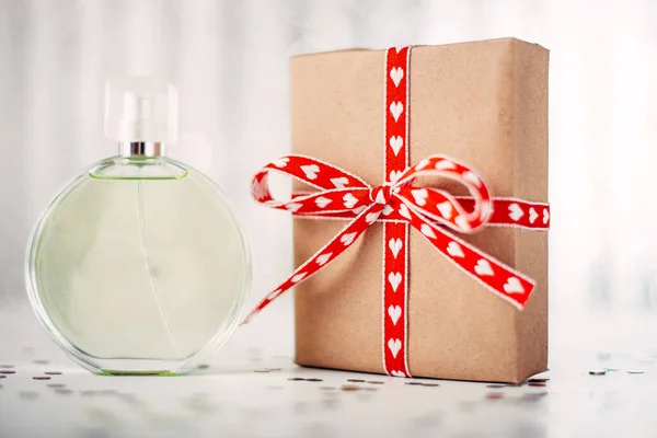 Geschenkdoos Voor Parfum Cadeau Voor Februari — Stockfoto