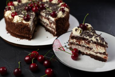 Yaz kirazlı ev yapımı kek..