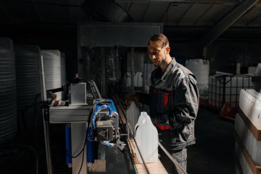 Genç Profesyonel Ağır Sanayi Mühendisinin Portresi