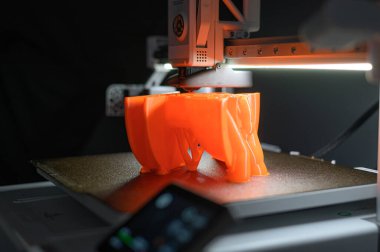 3d baskı makinesi işlemi. 3d hızlı prototip işleme konsepti