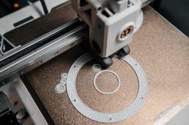 3d baskı makinesi işlemi. 3d hızlı prototip işleme konsepti