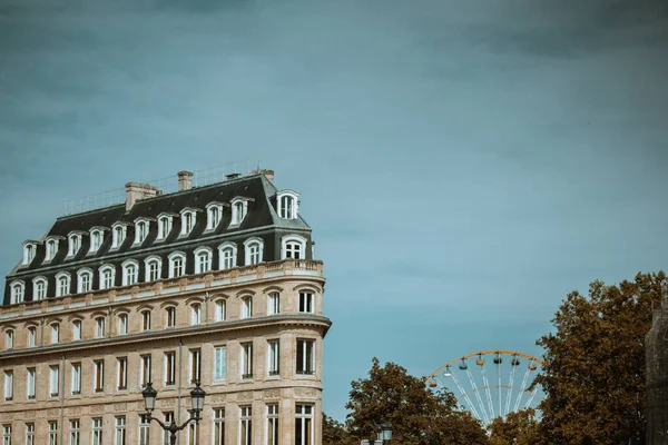 Bordeaux Párizs Október 2022 Egy Tipikus Francia Apartmanház Külső Óriáskerék — Stock Fotó