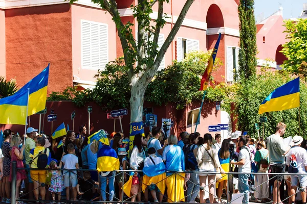 Madrid Spain July 2022 Crowd Activists Ukrainian Blue Yellow Flags — Stock Photo, Image