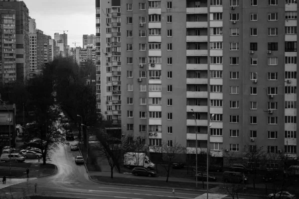 Ciemny Ciemny Czarno Biały Krajobraz Miasta Wieżowiec Stolica Ukrainy Kijów — Zdjęcie stockowe