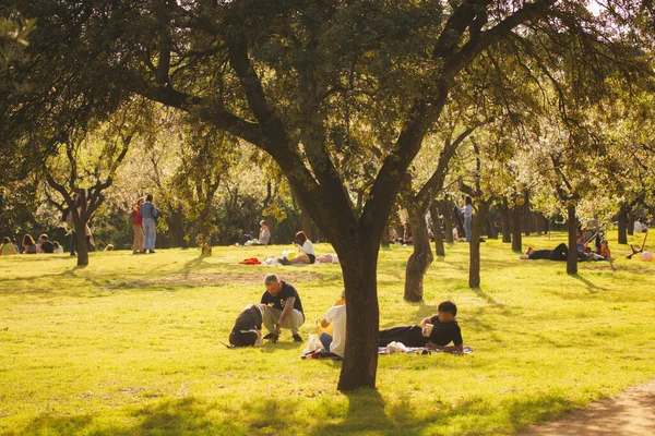 Madrid Spain March 2023 City Park Sunny Spring Day People — Stock Photo, Image