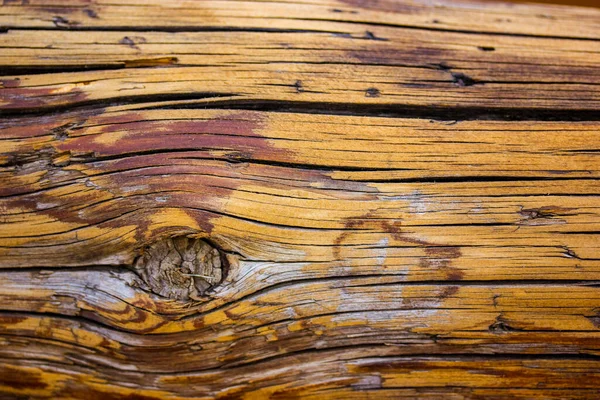 Zbliżenie Drewnianej Powierzchni Brązowy Pomarańczowy Naturalne Drewno Pęknięciami Tła Stary — Zdjęcie stockowe