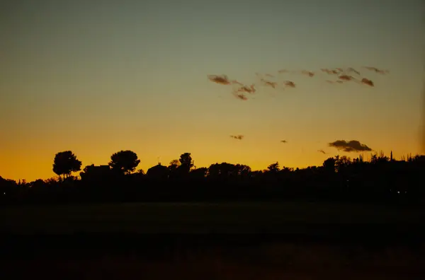 Streszczenie Naturalnego Czarno Pomarańczowego Tła Sylwetki Drzew Chmury Tle Zachodzącego — Zdjęcie stockowe