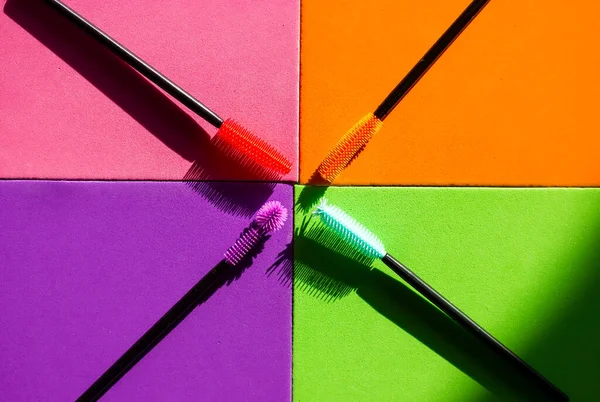 Набор Разноцветных Силиконовых Тушь Ресниц Многоцветном Ярком Фоне Зеленые Розовые — стоковое фото