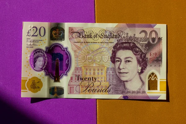 England United Kingdom May 2023Twenty British Pounds Violet Brown Background — Stock Photo, Image