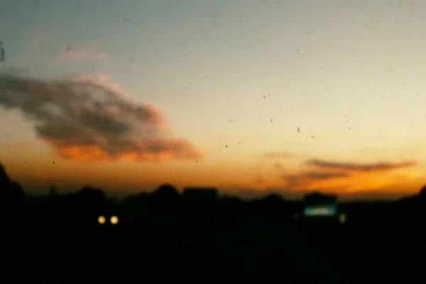 Akşamüstü Gün Batımında Arabayla Seyahat Etmek Bulanık Arkaplan Arabanın Içinden — Stok fotoğraf