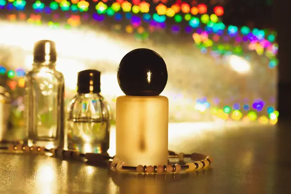 Mesa Cosmética Para Mujer Tono Oscuro Frasco Perfume Productos Para — Foto de Stock