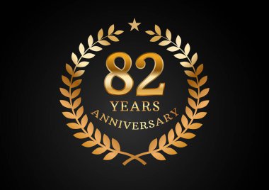 Yıldönümü kutlama geçmişinin vektör grafiği. 82 yıllık altın yıl dönümü logosu ve siyah arka planda defne çelengi. Düğün organizasyonu için iyi tasarım, doğum günü, davetiye, broşür, vs.