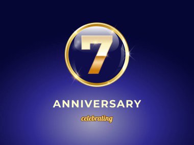 Koyu mavi eğimli arka planda altın yüzük çerçeveli yuvarlak mavi parlak düğmeli 7 yıllık altın yıl dönümü logosu. Kutlama etkinliği, doğum günü vesaire için iyi tasarım.