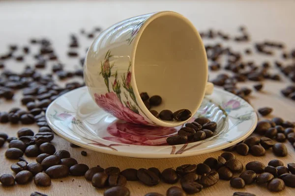 Чашка Горячего Кофе Кофейными Зёрнами Заднем Плане Стоковое Изображение