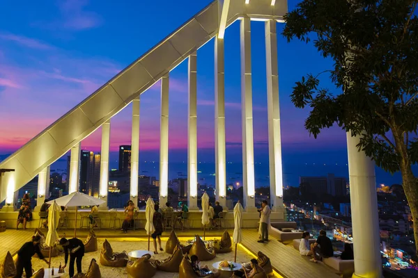 Arbour Hotel Pattaya Thailand November 2022 Rooftop Bar Mit Strandterrasse — Stockfoto
