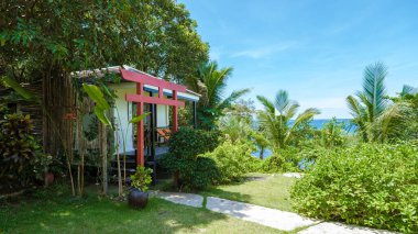 Koh Kood Tayland Ekim 2022, Tayland 'da tropik bir bahçede lüks bir tatil köşkü..