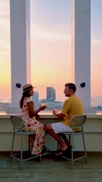 Couple Men Women Visit Rooftop Restaurant Looking Out City Thai — Stock Video
