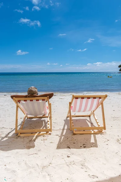 Praia Férias Conceito Com Cadeira Céu Azul Ilha Tropical Koh — Fotografia de Stock