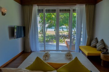 Koh Kood Tayland Ekim 2022, Tayland 'da tropik bir bahçede lüks bir tatil köşkü..