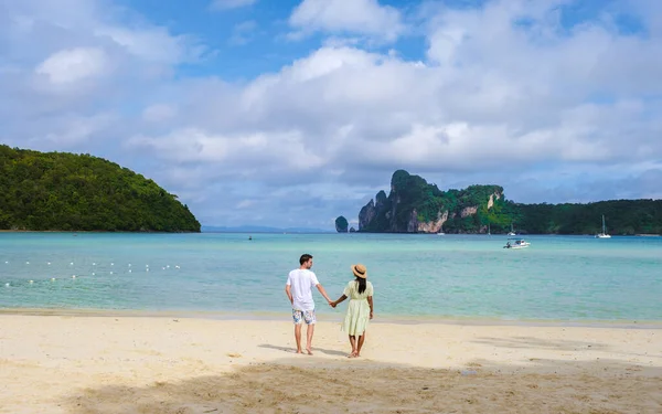 Koh Phi Thailand Ein Paar Männer Und Frauen Strand Der — Stockfoto
