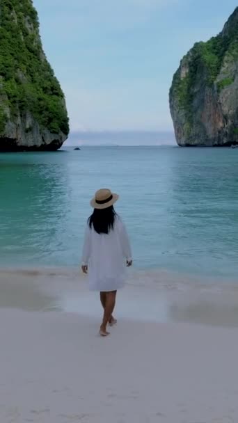 Playa Maya Por Mañana Koh Phi Phi Tailandia Mujeres Tailandesas — Vídeos de Stock