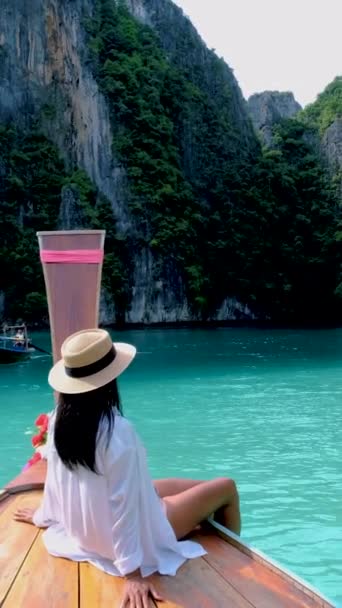 Pileh Lagoon Zeleným Smaragdovým Oceánem Koh Phi Phi Thajsku Ženy — Stock video