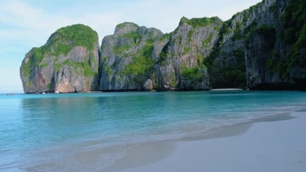 Koh Phi Phi Thailand Tom Maya Stranden Tidigt Morgonen Med — Stockvideo