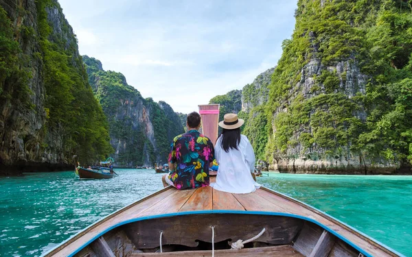 Couple Men Women Front Longtail Boat Lagoon Koh Phi Phi — Stock Photo, Image