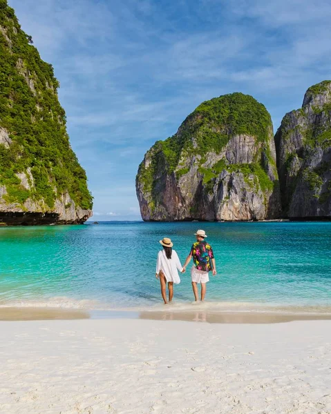 Paar Strand Von Maya Bay Strand Koh Phi Phi Thailand — Stockfoto