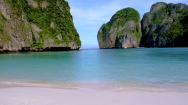 Koh Phi Phi Tayland Maya plajı boş. 