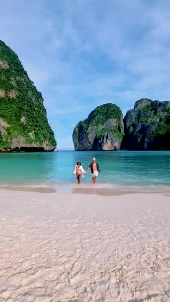 Couple White Men Asian Women Walking Beach May Bay Koh — Stock Video