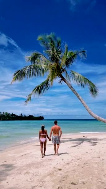 Koh Kood Tayland Adasında Tatilde Olan Bir Çift Kadın Erkek — Stok video